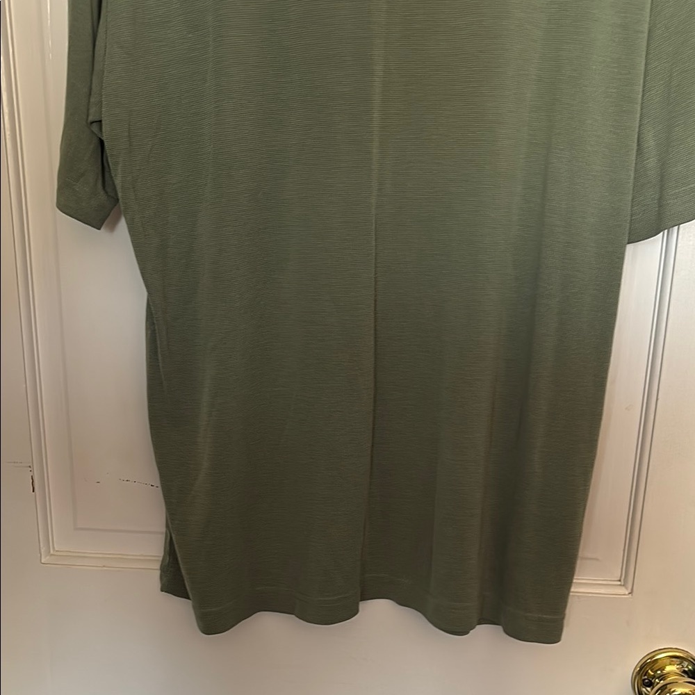 Essentials Men's Green T-Shirt - Picture 6 of 6